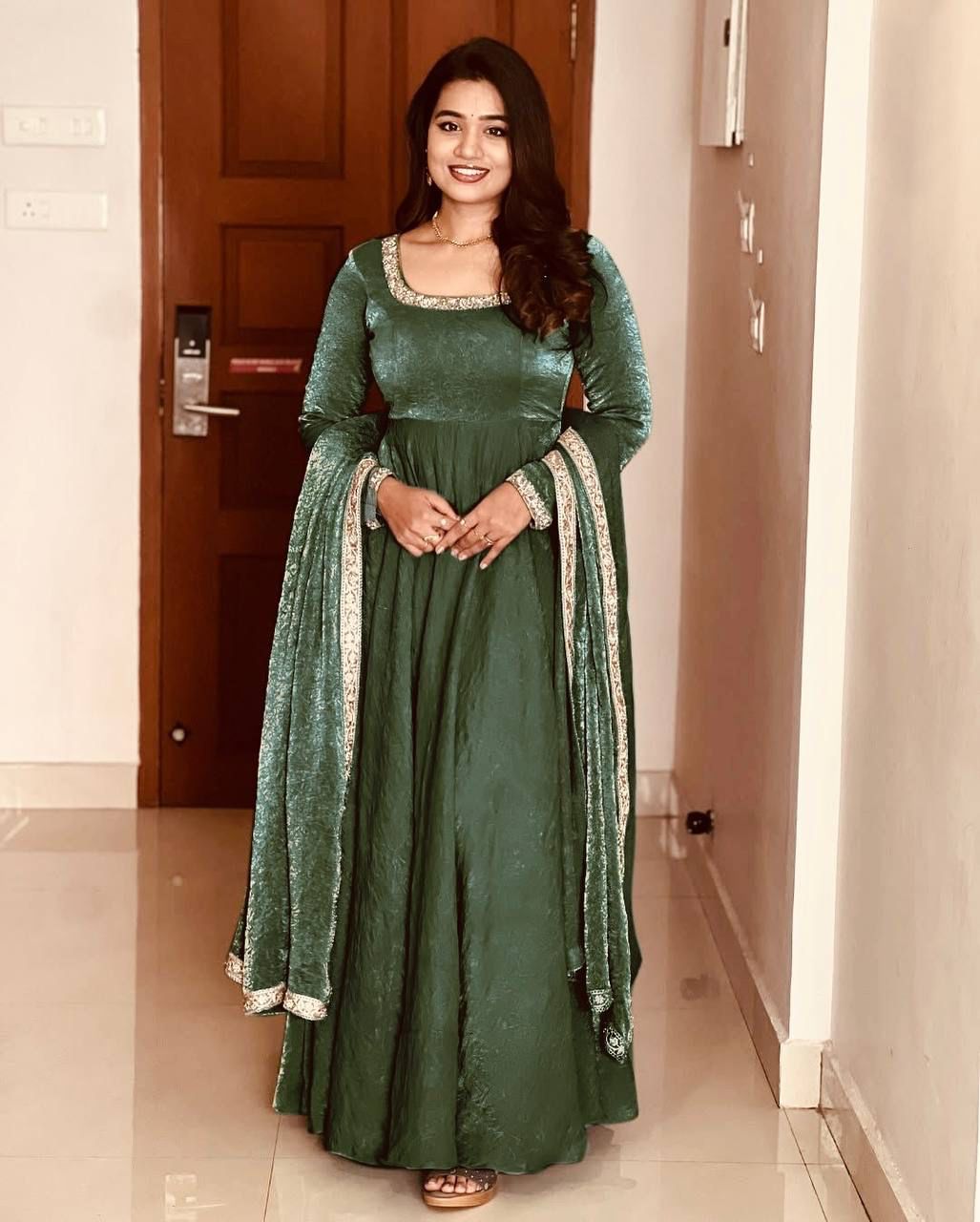 👗Premium Designer Party Wear Gown Set 👗