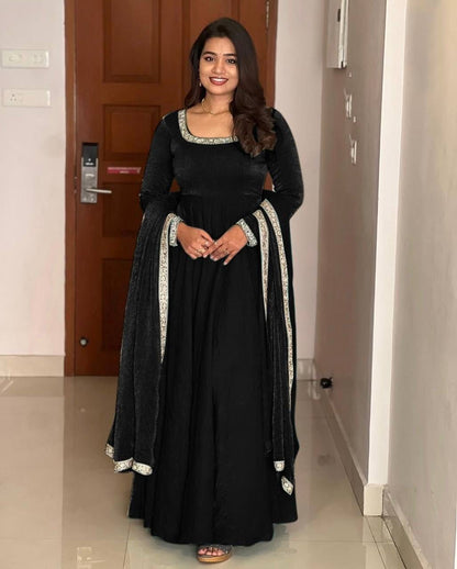 👗Premium Designer Party Wear Gown Set 👗