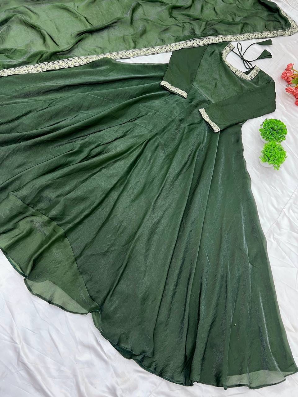 👗Premium Designer Party Wear Gown Set 👗