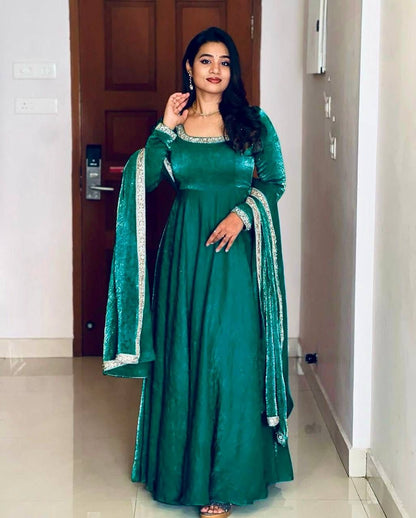 👗Premium Designer Party Wear Gown Set 👗
