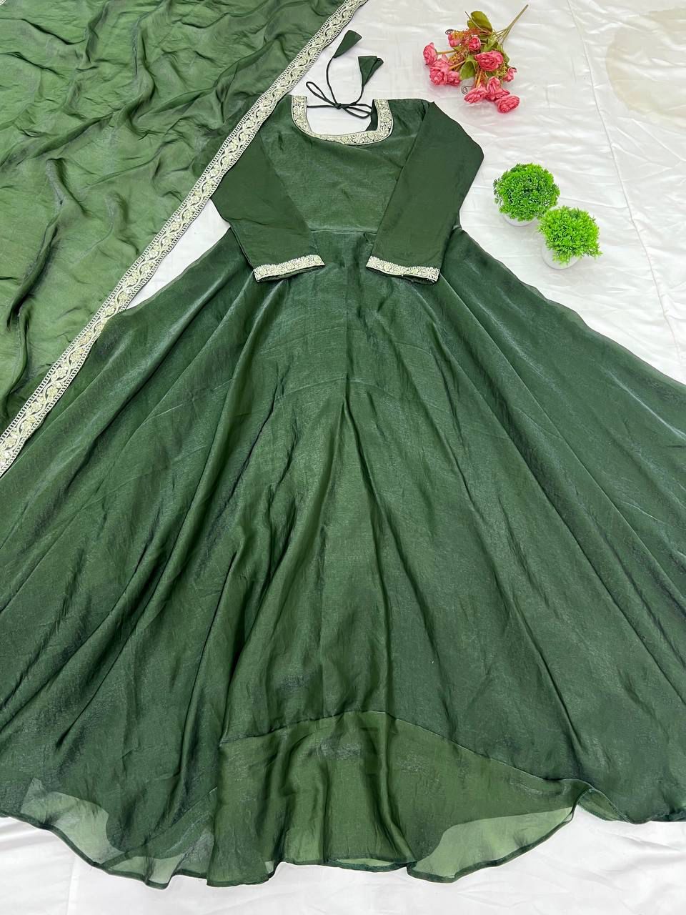 👗Premium Designer Party Wear Gown Set 👗