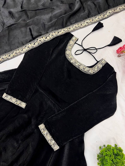 👗Premium Designer Party Wear Gown Set 👗