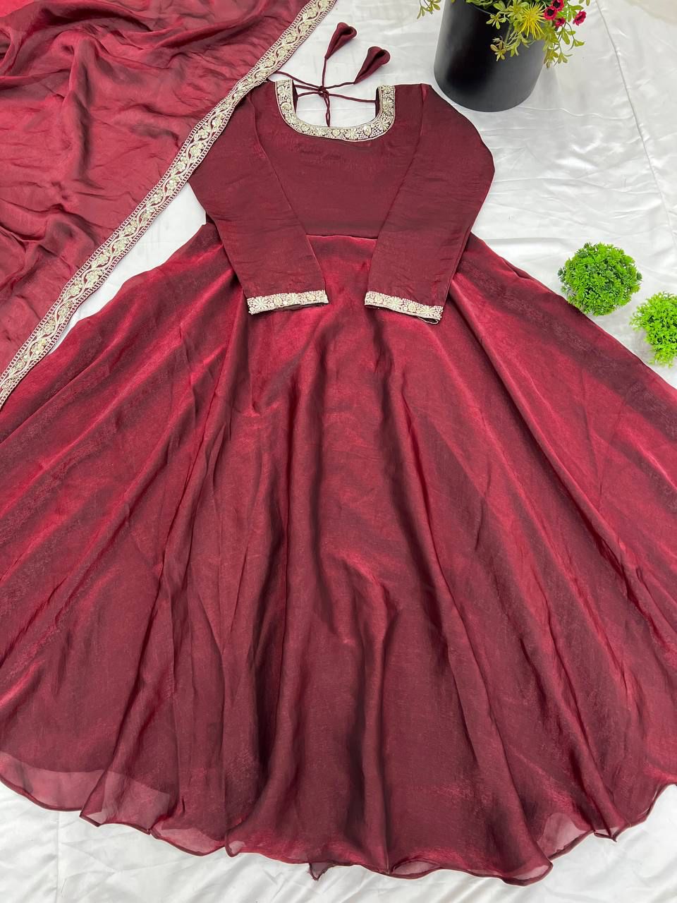 👗Premium Designer Party Wear Gown Set 👗