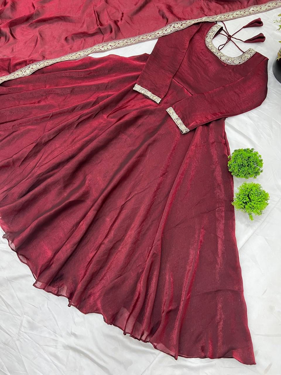 👗Premium Designer Party Wear Gown Set 👗