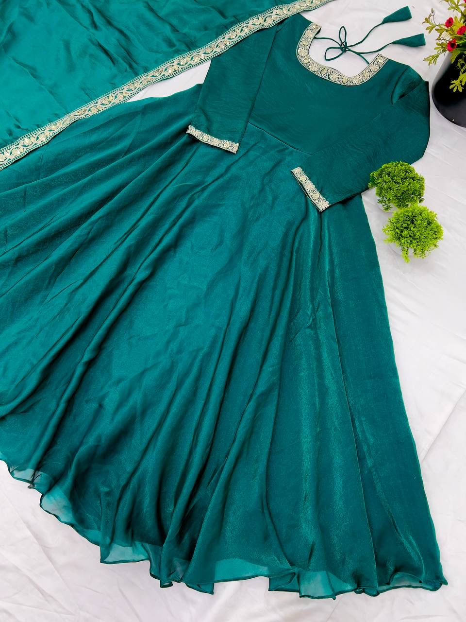👗Premium Designer Party Wear Gown Set 👗