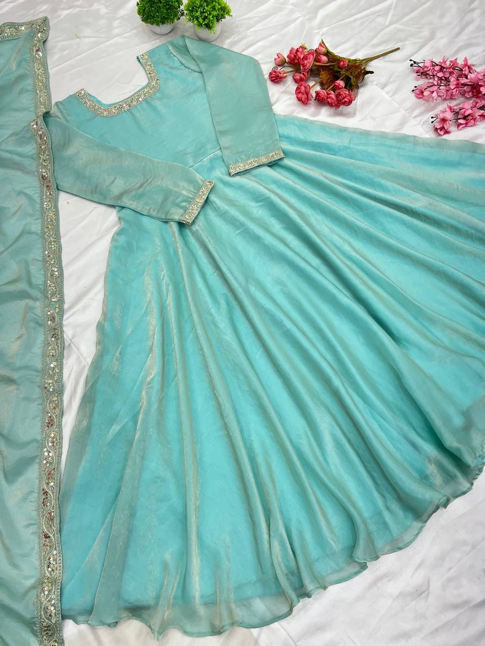 👗Premium Designer Party Wear Gown Set 👗