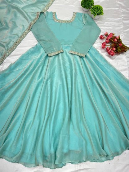 👗Premium Designer Party Wear Gown Set 👗